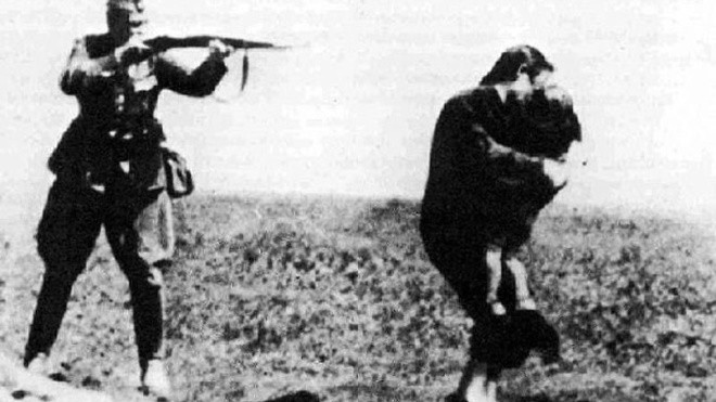 Спрячь, мамочка, меня! Не надо умирать!