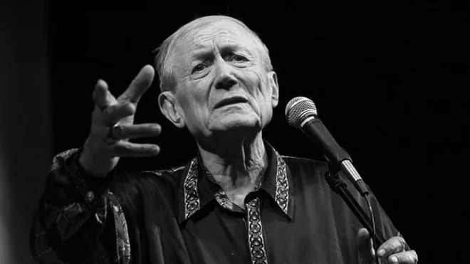 «Над Бабьим Яром памятников нет»