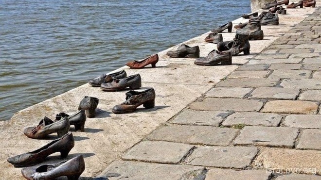 До слез… Стихотворение «Обувь»