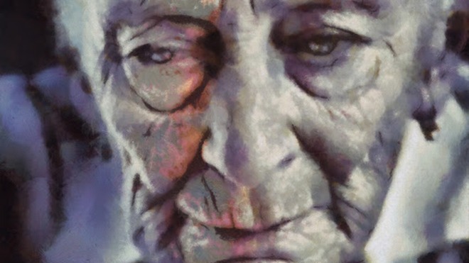 Синие цифры кривые на тонкой сухой руке