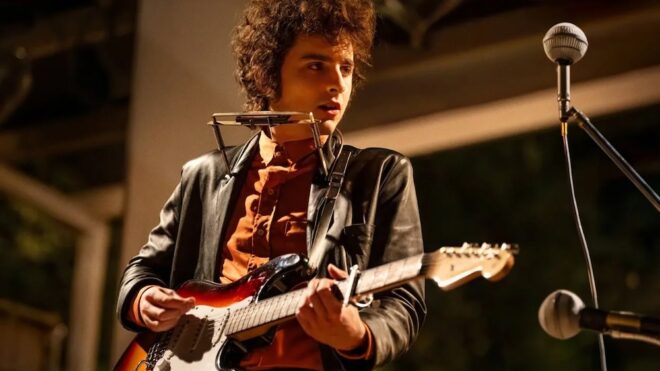 «Боб Дилан: Никому не известный» — стоит ли смотреть?